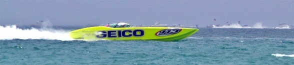 Offshore racing on Lido Key Beach Florida